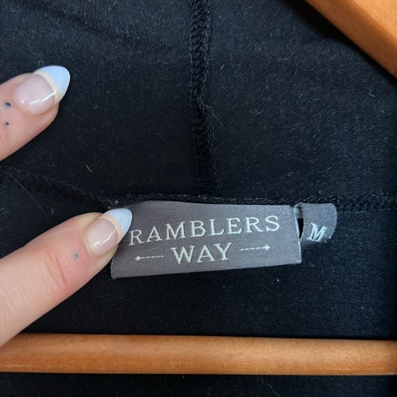 Rambler’s Way Merino Wool Robe/Cardigan/Jacket - Picture 2 of 7